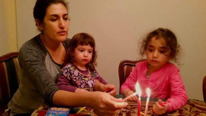 De Israel a América: La inspiración sefardí para Janucá