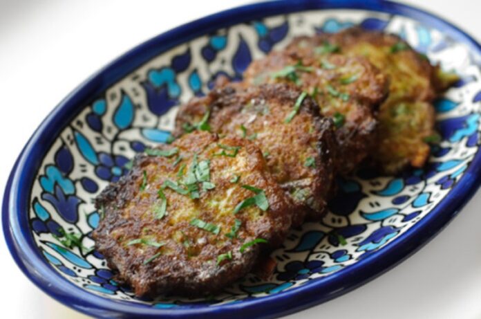 Keftes los deliciosos buñuelos sefardíes