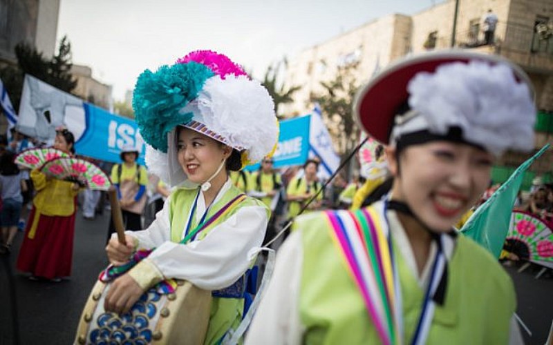 Miles de cristianos de todo el mundo marchan en Jerusalén