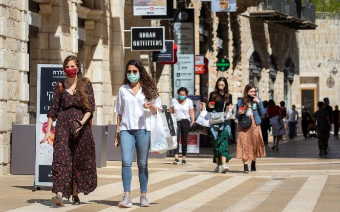 Israel: Centros comerciales, mercados al aire libre y gimnasios se preparan para reabrir este jueves