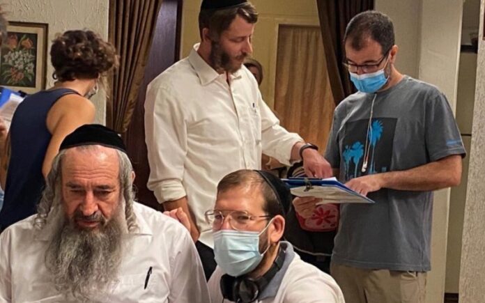 Con máscaras, distanciamiento social, 'Shtisel' y otros shows israelíes reanudan la filmación