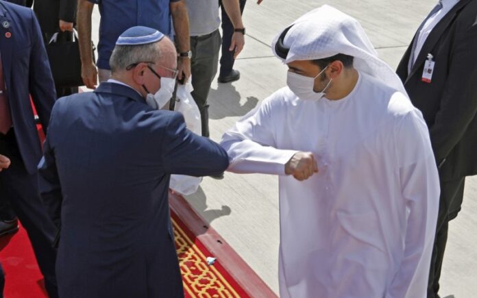 Ministros emiratíes visitarán Israel el martes después de que los Emiratos Árabes Unidos y Baréin aprueben acuerdos