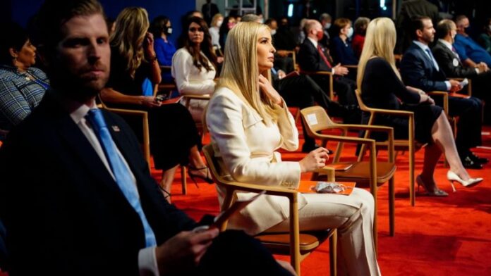 En medio del brote de COVID-19 en la Casa Blanca, Ivanka Trump y Jared Kushner sacaron a sus 3 hijos de una escuela judía de DC