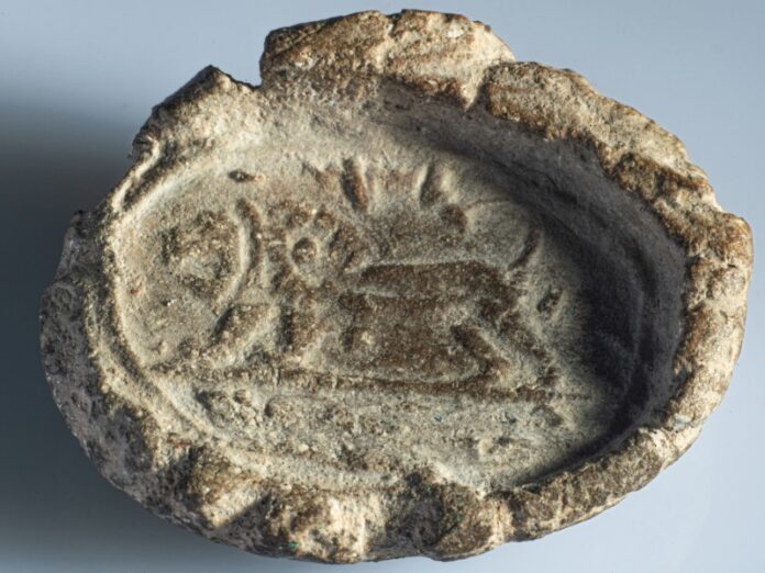 Hace 2.700 años, una pequeña pieza de arcilla selló el trato para el rey Jeroboam II de la Biblia