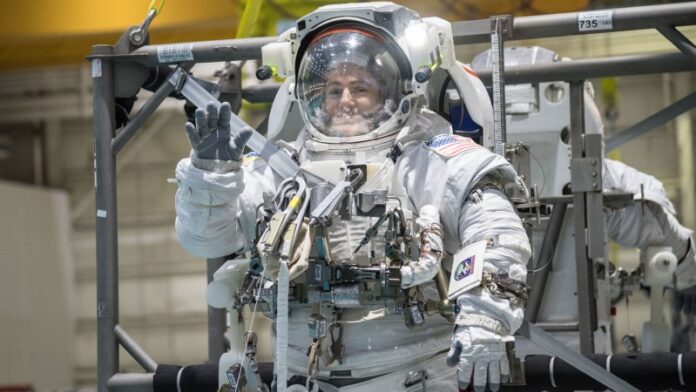 La astronauta judía Jessica Meir quiere ser la primera mujer en caminar en la luna
