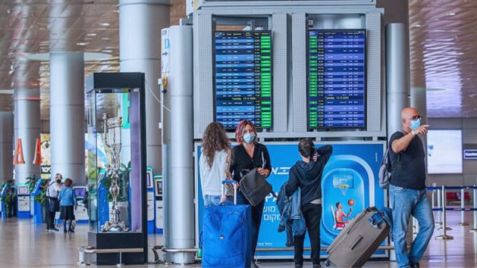 Preocupado por la nueva cepa de COVID-19, Israel cierra los cielos a los no nacionales