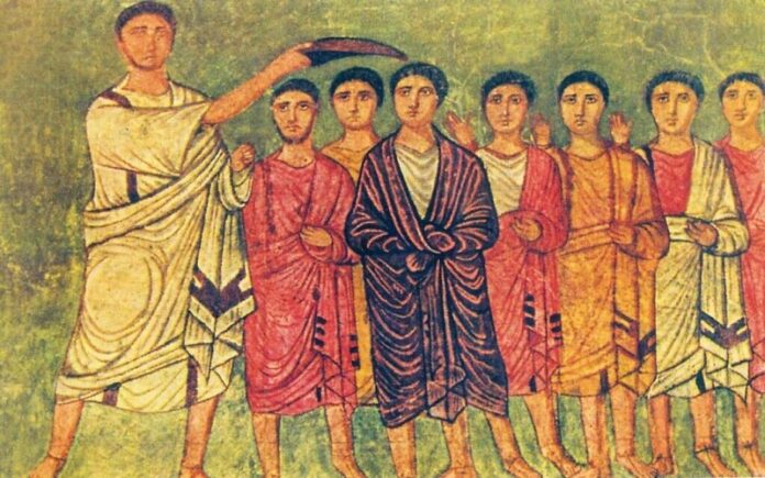 Telas antiguas con tinte púrpura real encontradas en Israel, que datan de la época del rey David