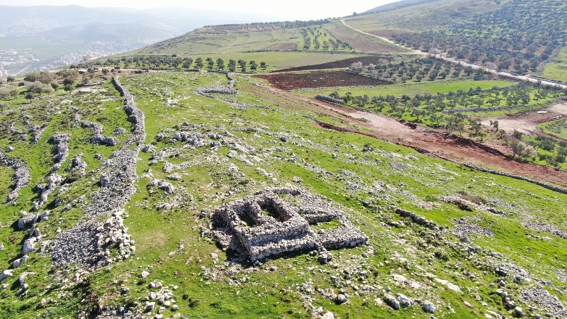 Los colonos se enfrentan a la arqueología de Cisjordania mientras el antiguo muro de 'Joshua' se derrumba