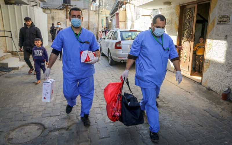 Israel autoriza plan para vacunar a más de 120.000 trabajadores palestinos