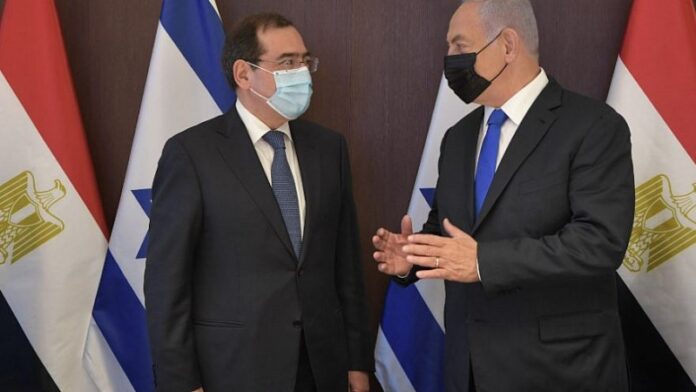 Ministro egipcio se reúne con el primer ministro israelí para discutir la energía regional