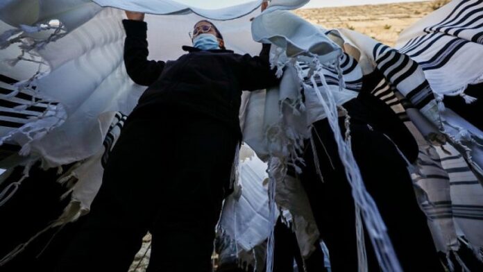 La bendición sacerdotal de la Pascua en el Muro Occidental se adapta a las restricciones de COVID-19