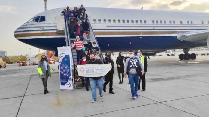 Más judíos argentinos se mudaron a Israel en 2020 a pesar de la pandemia
