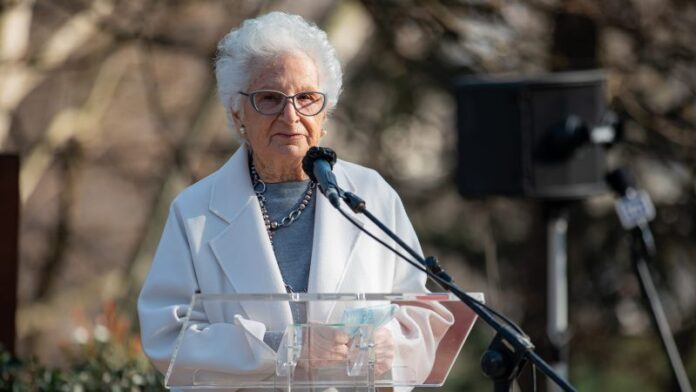 Esta sobreviviente del Holocausto de 90 años es una 'senadora vitalicia' en su Italia natal. También recibe constantes amenazas antisemitas