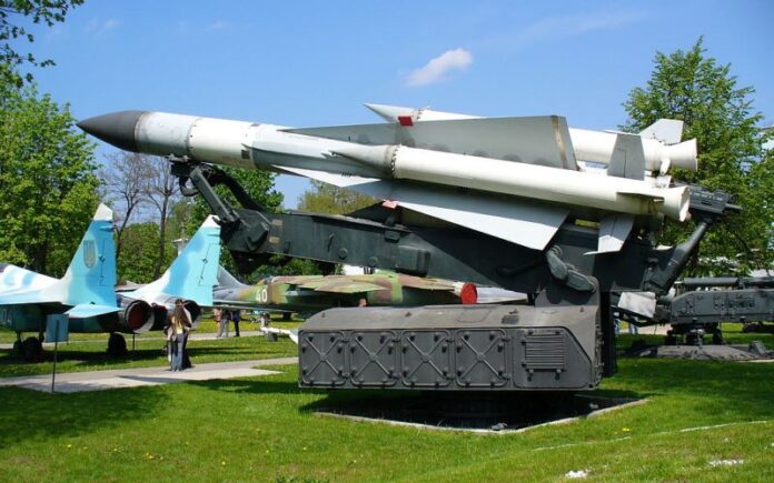Las FDI investigan por qué las defensas aéreas no interceptaron misiles antiaéreos sirios