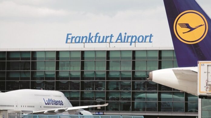 Esvástica descubierta en el arca de la sinagoga del aeropuerto de Frankfurt