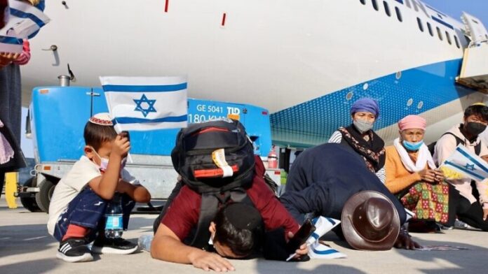 El grupo Bnei Menashe de 235 de la India aterriza en Ben-Gurion en Yom HaAliyah