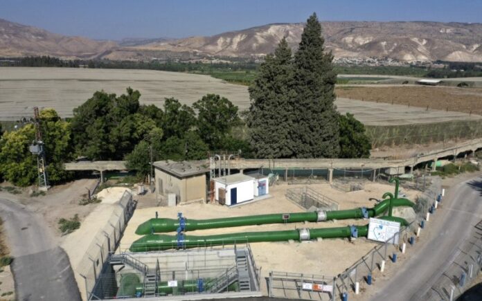 Israel firma un acuerdo para duplicar el suministro de agua a la seca Jordania