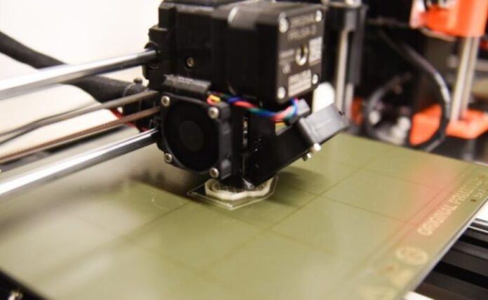 Ingenieros de tejidos israelíes imprimen una oreja en 3D
