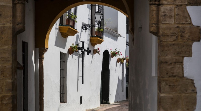 En España, los pueblos pequeños están desenterrando sinagogas antiguas para resucitar la historia judía y atraer turistas