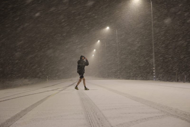 Israel se prepara para fuertes nevadas y fuertes vientos mientras sopla la tormenta de invierno