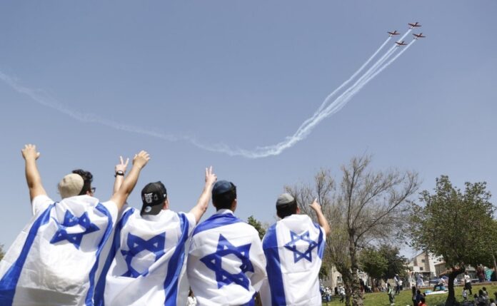 Israel salta al noveno lugar en el índice mundial de felicidad, su clasificación más alta hasta la fecha