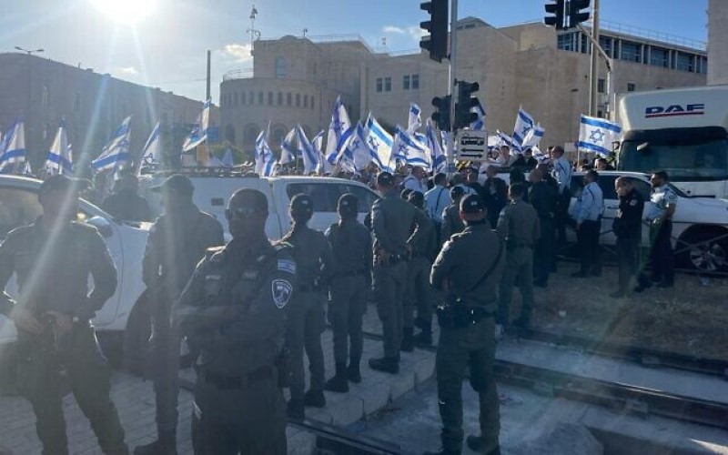 La “marcha de las banderas” de Jerusalén se frena cuando la policía bloquea a los nacionalistas de la Puerta de Damasco