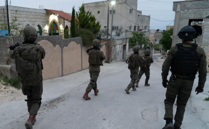Las fuerzas israelíes cerca de Ramallah atrapan a una célula terrorista sospechosa de planear un ataque inminente
