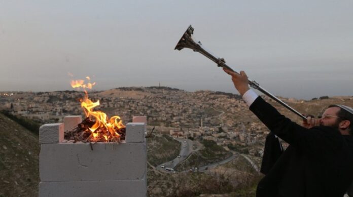 “¡Ha llegado el momento de sacrificar el cordero pascual en el Monte del Templo!”