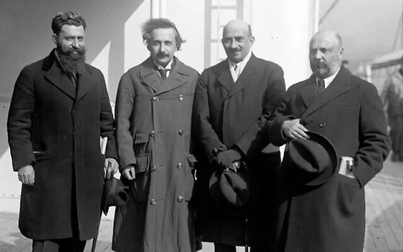 Subastan carta en la que Einstein instó al mundo a atacar a los nazis