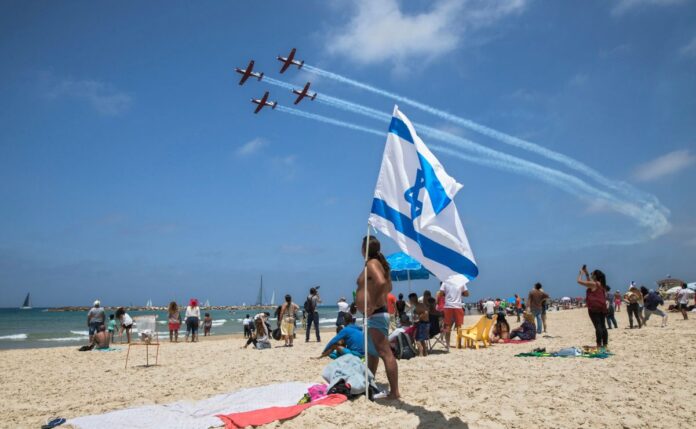 Israel celebra 74º años de Independencia con sobrevuelos, barbacoas y un concurso bíblico