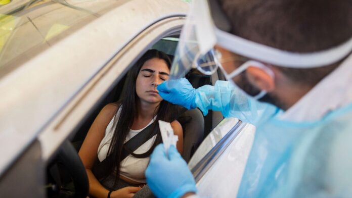 Israel registra más de 10.000 nuevos casos de coronavirus por segundo día consecutivo