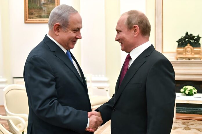 7 semanas después de la victoria electoral, Putin finalmente llama para felicitar a Netanyahu