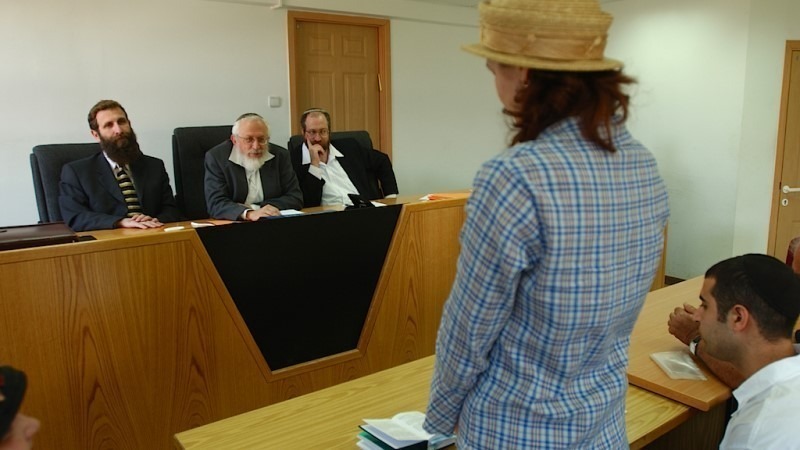 Un tribunal rabínico israelí revisa un caso de conversión.