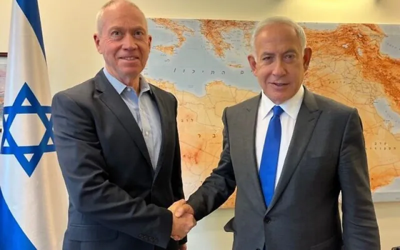 El primer ministro entrante, Benjamin Netanyahu, con su elección para el ministro de Defensa, Yoav Gallant.