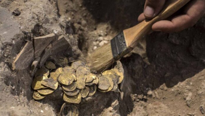 Hallan en Israel un tesoro de 425 monedas de oro puro