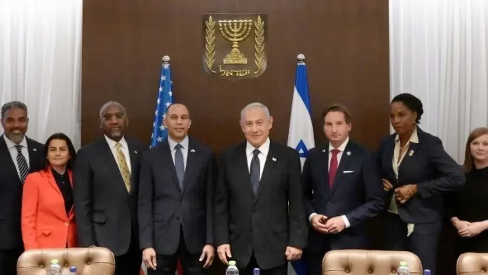 Netanyahu se reúne con los demócratas mientras busca contrarrestar la noción de las tensas relaciones con Estados Unidos