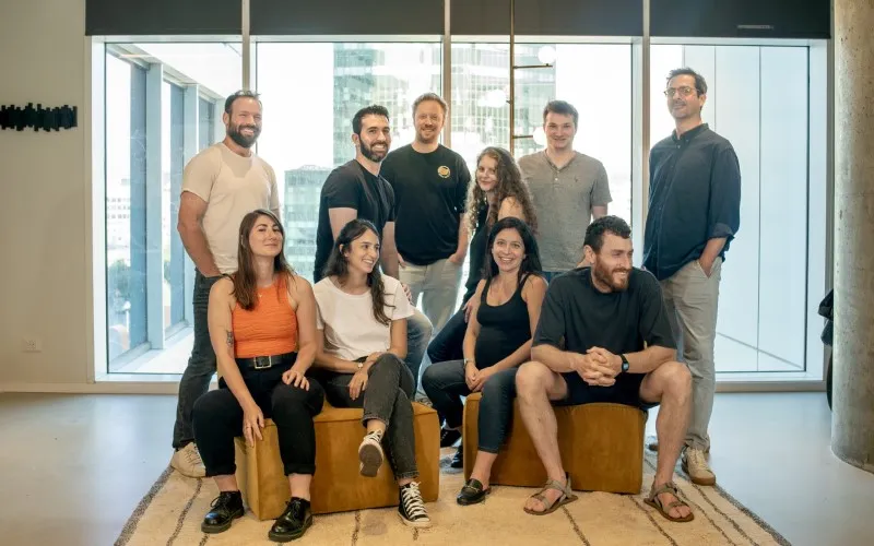 Equipo de la startup israelí Loora.