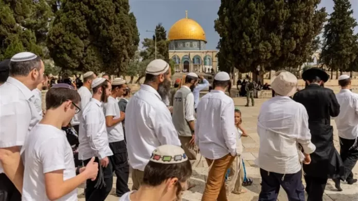 Más de 1.700 judíos suben al Monte del Templo en Tisha B'av