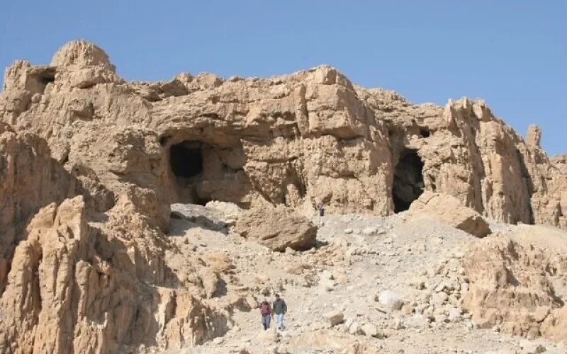 Las famosas cuevas de Qumrán, en las que se descubrieron los Rollos del Mar Muerto en 1947.