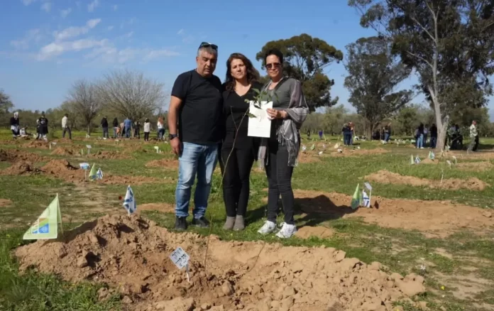 Plantando Esperanza: Árboles en Memoria del 7 de Octubre