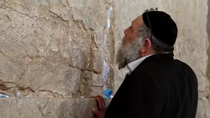 Ani Maamin: el himno de fe inquebrantable y unidad en medio de la agitación de TAI Gerszberg