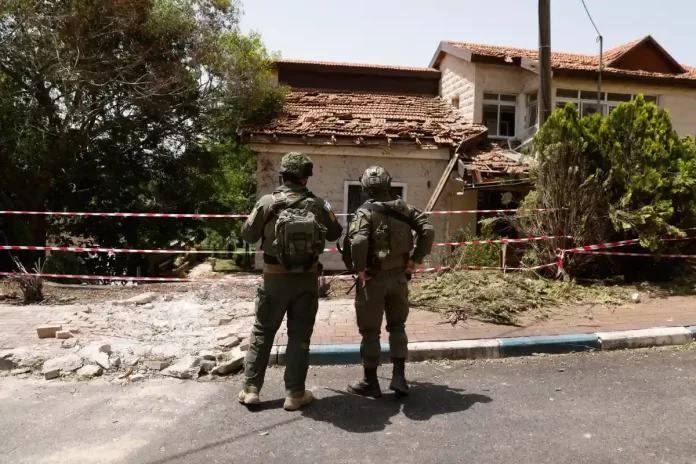 Hezbolá dispara andanadas de cohetes contra el norte de Israel tras el fatal ataque de las FDI en el sur del Líbano
