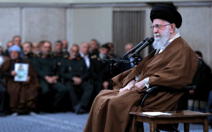Irán Amenaza a Israel Con Una Respuesta Dolorosa Antes de las Elecciones en Estados Unidos