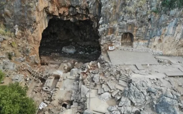 cueva acuática del Golán