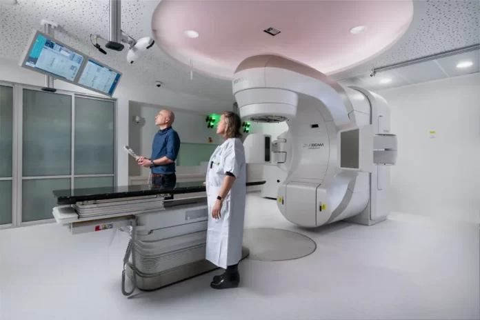 Investigadores israelíes analizan un tratamiento más eficaz y menos invasivo para pacientes con cáncer de próstata durante un ensayo clínico