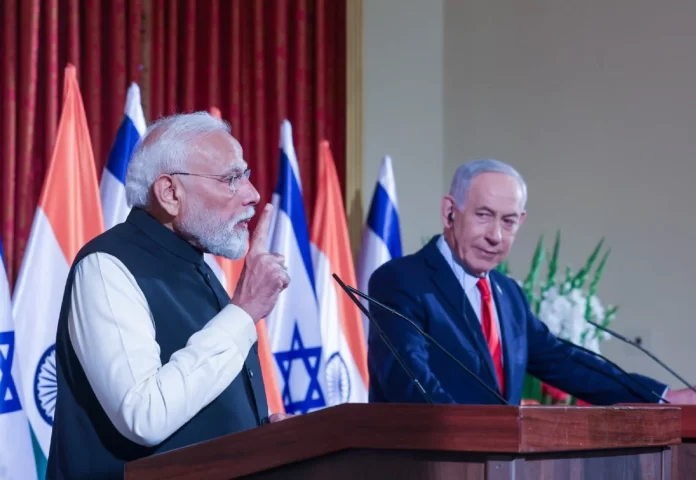 Narendra Modi hablando ante el Parlamento israelí durante visita oficial