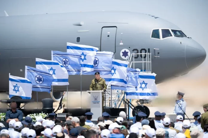 Primer avión cisterna KC-46 Gidón de la Fuerza Aérea de Israel en la ceremonia de recepción en la Base Aérea de Nevatim, 27 de mayo de 2026