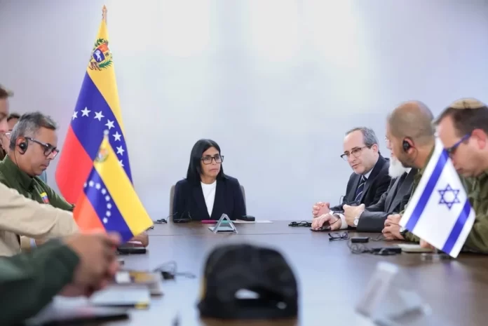 Delcy Rodríguez se reúne con representantes de la delegación israelí de ayuda humanitaria antes de su partida de Venezuela